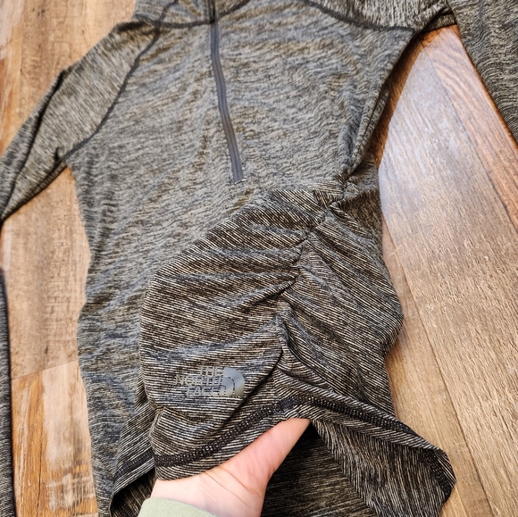 The North Face Flash Dry Heathered Gray Half Zip Long Sleeve Top Size XS - Picture 6 of 6